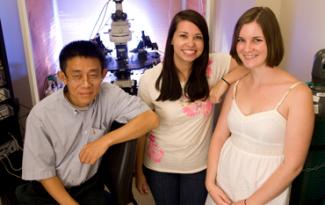 Undergraduate Honored for Research Completed in Zhou Lab